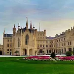 Отель Zamecky 4*